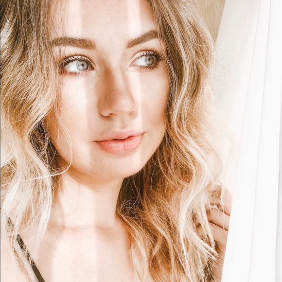 Meet your seller! - Picture 2 of 4